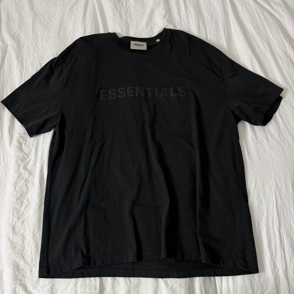 FOG ESSENTIALS Tee